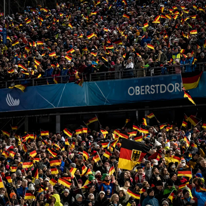 Volle Arena am Schattenberg: Oberstdorf ausverkauft